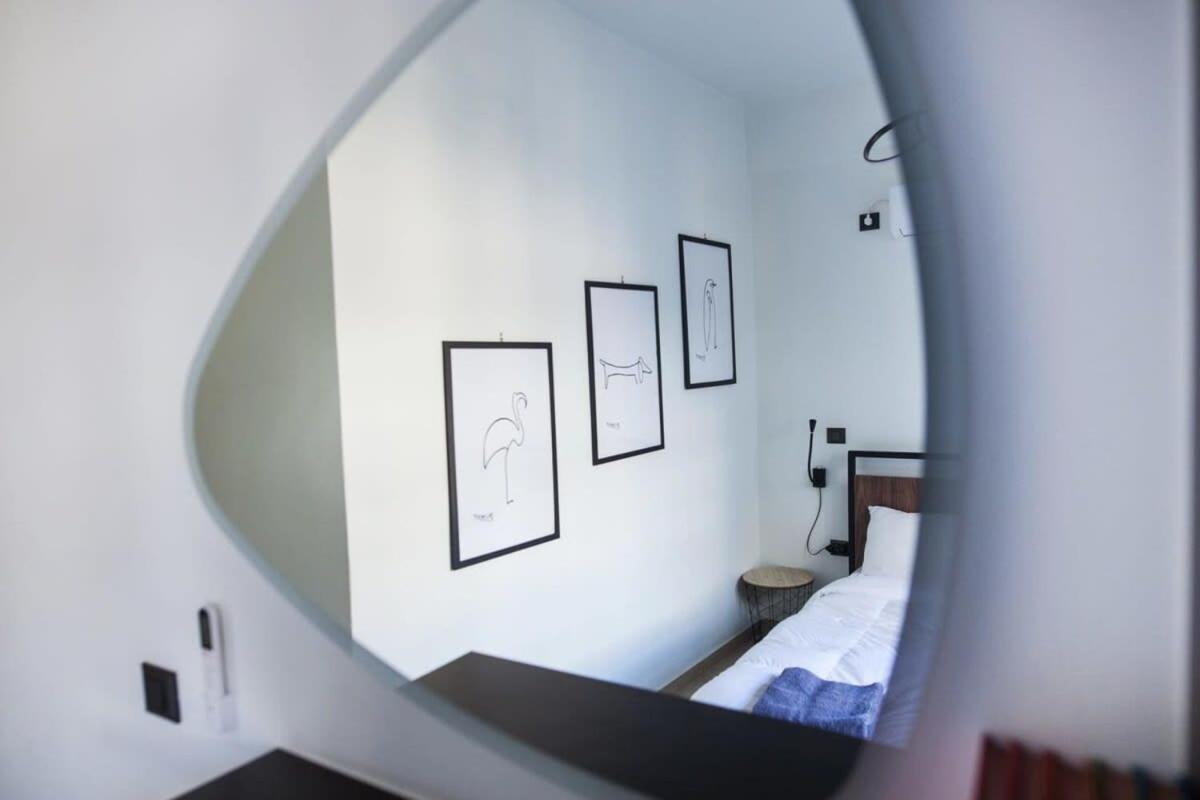 Beautiful Elegant Apartment Next To Monastiraki アテネ エクステリア 写真