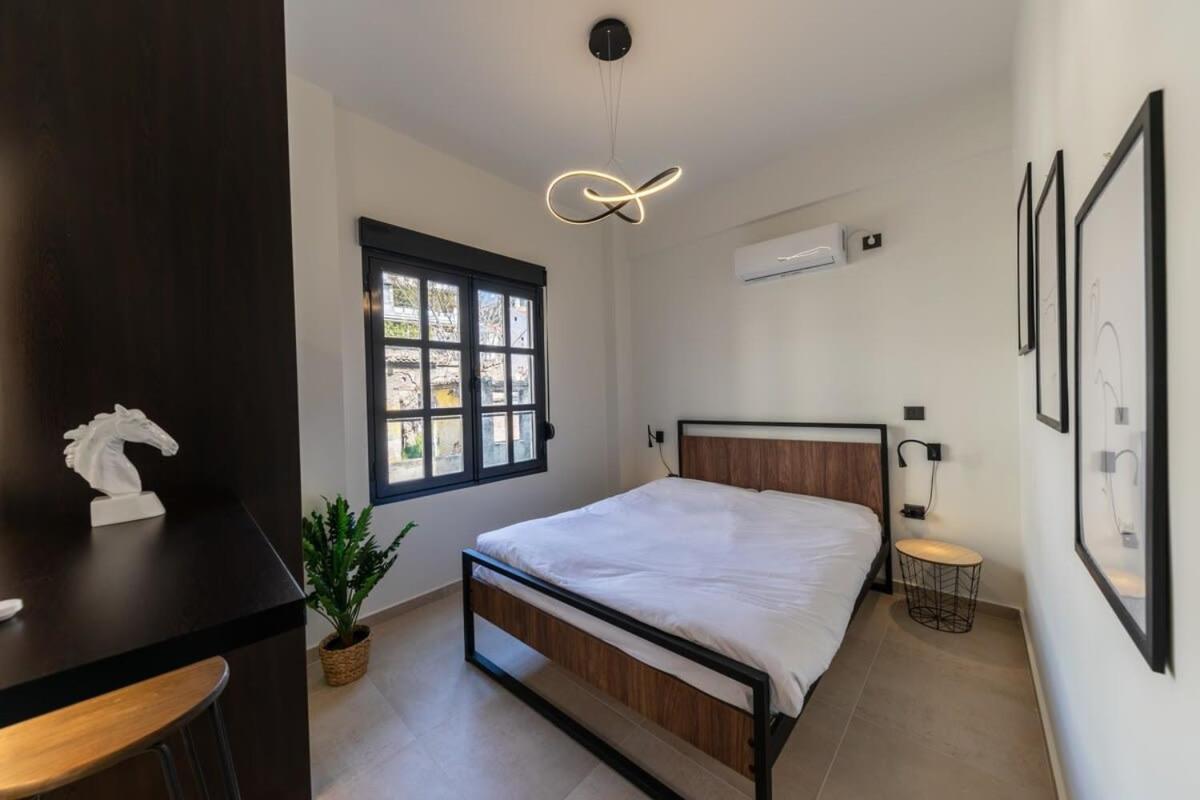 Beautiful Elegant Apartment Next To Monastiraki アテネ エクステリア 写真